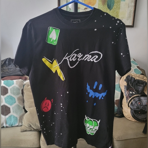 Rue21 medium-sized black and multi colored tee - Picture 1 of 4